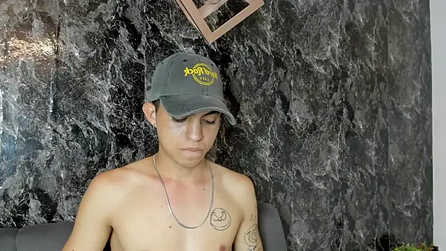 cameron_lux77 live cam on StripChat