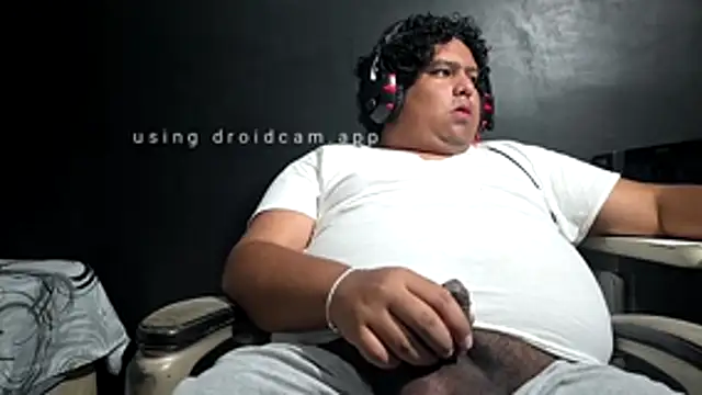mikfgh50 live cam on StripChat