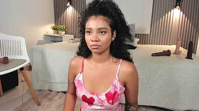 Zafiiraa live cam on StripChat