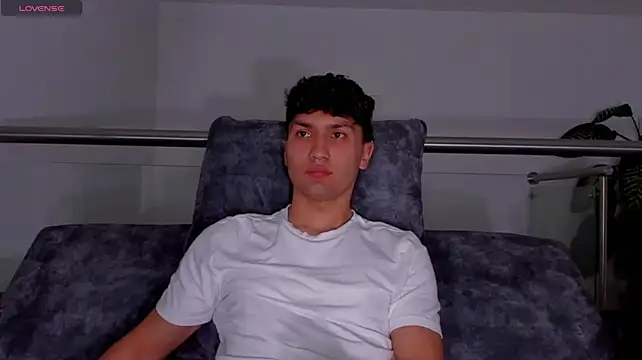 Valerio_James7 webcam