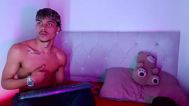 angel_foxc13 (M twink) - Happy happy Angel..!!😍