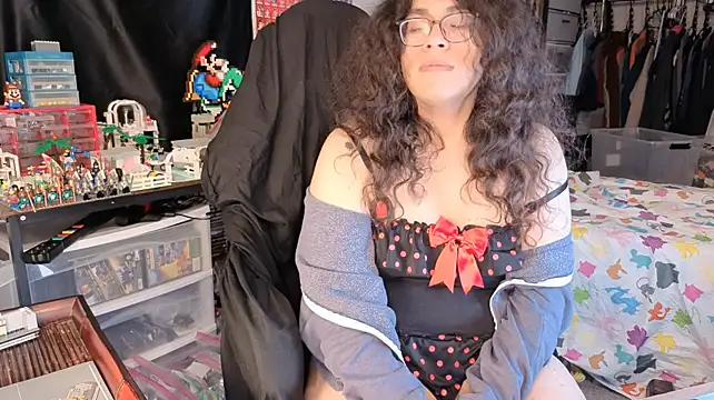 ShinyCherub live cam on StripChat