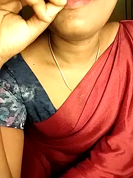 Tamil_Kavitha live cam on StripChat