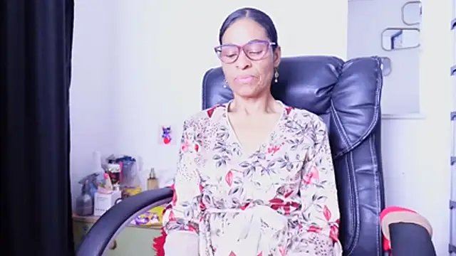 Aries_Mature webcam