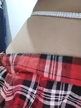 Cute-Naavya live cam on StripChat