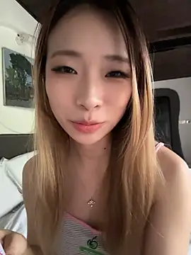 xiaozz-001's Live Sex Cam Show