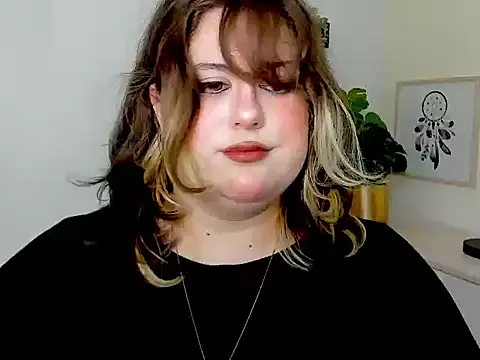 OpheliaLush live cam on StripChat