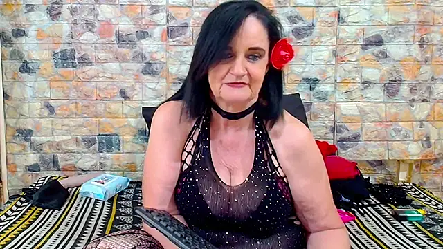 LuciousGrace webcam
