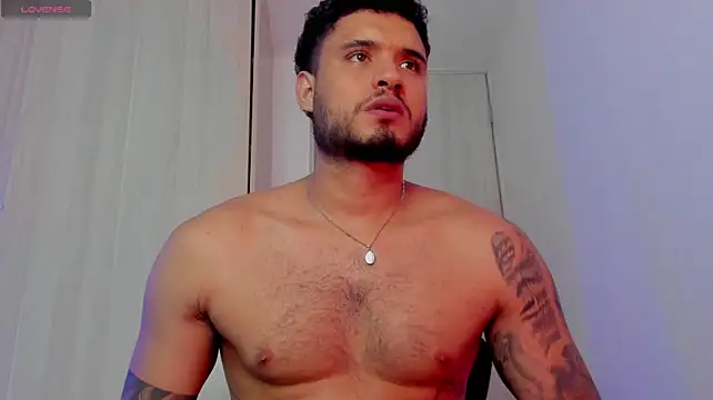 AUSTINN_TORRES live cam on StripChat
