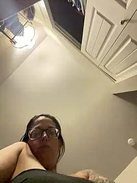 HumbleHottie live cam on StripChat
