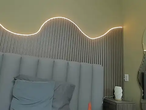 nikigoddes live cam on StripChat