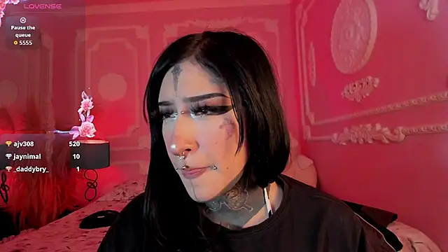 Kat_VonDe live cam on StripChat
