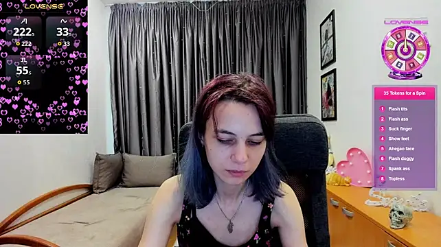 MiniLysii live cam on StripChat