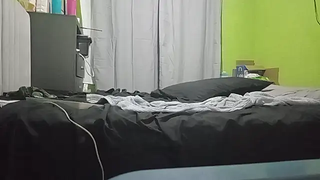 xaru_24 live cam on StripChat