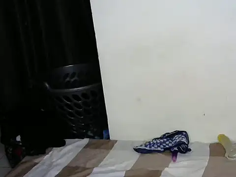 sexyfineass29 live cam on StripChat