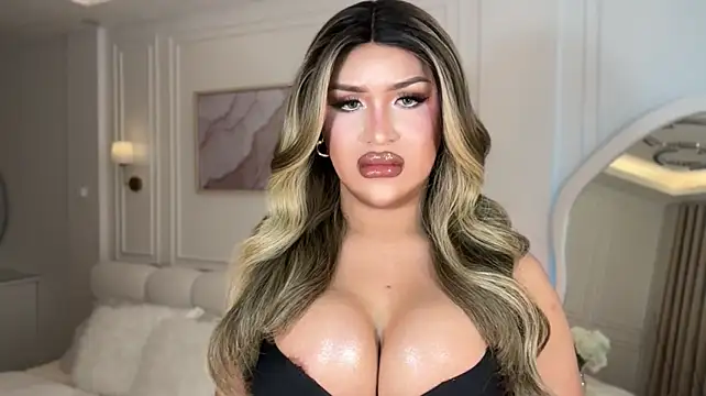 Your_Majesty_Tyra live cam on StripChat