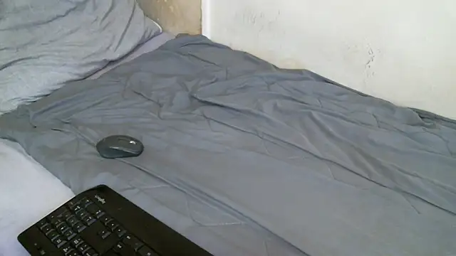 Rator_2 live cam on StripChat