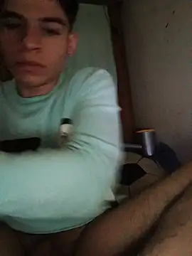 Oliver_LA live cam on StripChat
