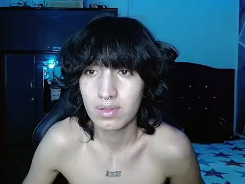 littlextreme live cam on StripChat