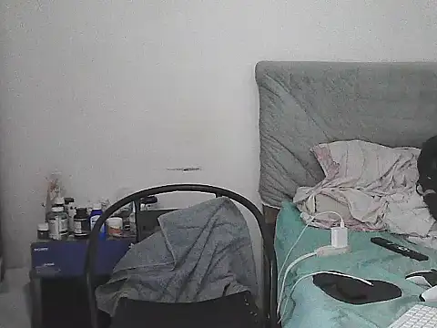 alphalatinobearx webcam