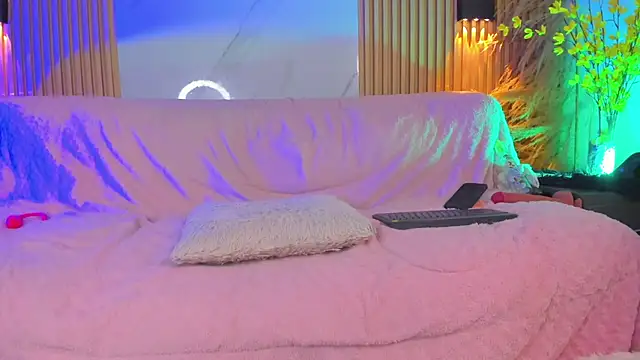 Shenna19 - Male webcam sex chat