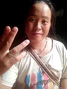 phuongtrinh1 live cam on StripChat