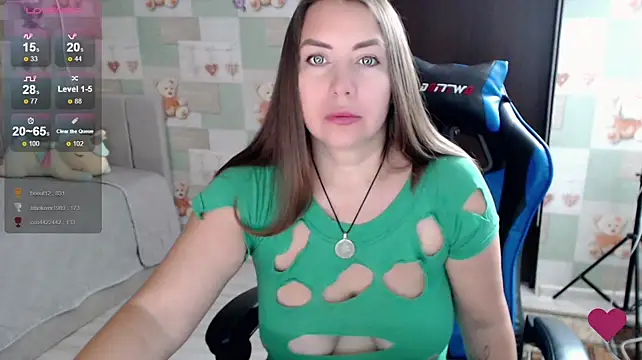 Korolek12 live cam on StripChat
