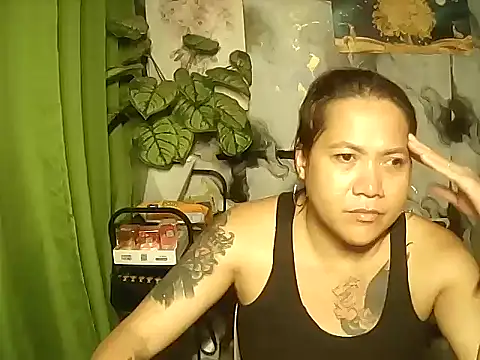 TabooSHOWgirl18 webcam