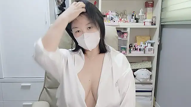 HaNa_Kim live cam on StripChat