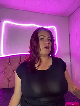 kira-palmer09 live cam on StripChat