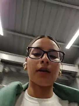_vaness (F young) - Take off hoodie & bra