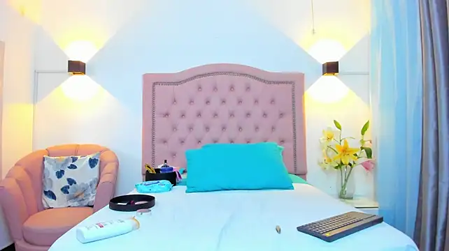 JulieeHabubu webcam