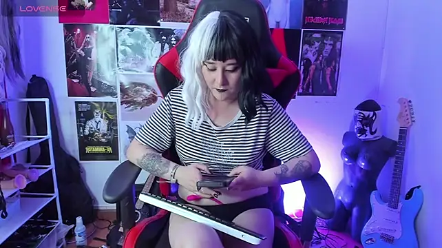 mistresscrowley666 webcam