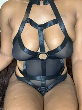 Nadlove00 live cam on StripChat