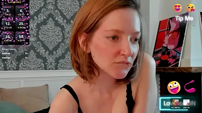 PaleAurix live cam on StripChat