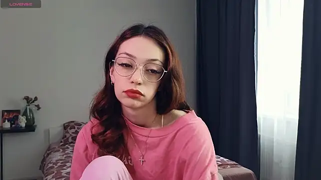 AyeHoney live cam on StripChat