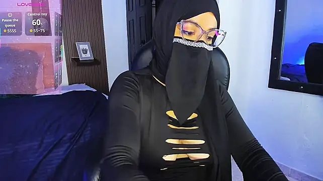 kaamari- live cam on StripChat