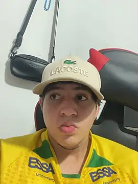 Fozil_Dvice live cam on StripChat
