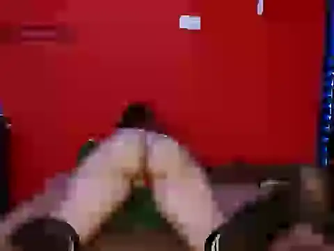 miss_tinnymafe webcam