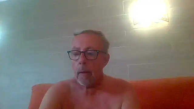 tuggy59 live cam on StripChat