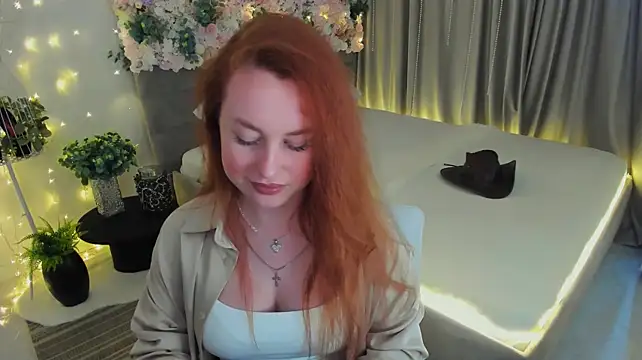 AirySilhouette live cam on StripChat