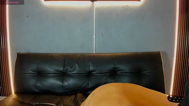 Destruction_on_Hell live cam on StripChat
