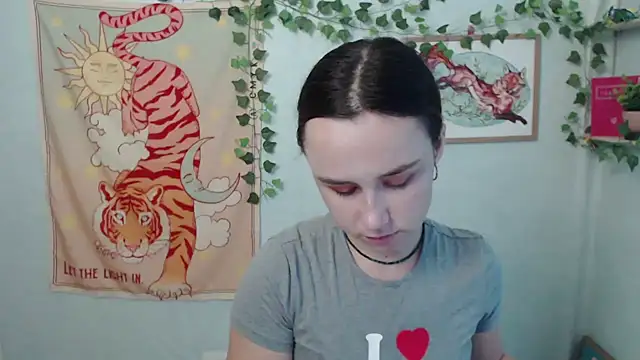 VeryVeryVeryShy_ live cam on StripChat