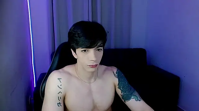 H3ll_B0I live cam on StripChat