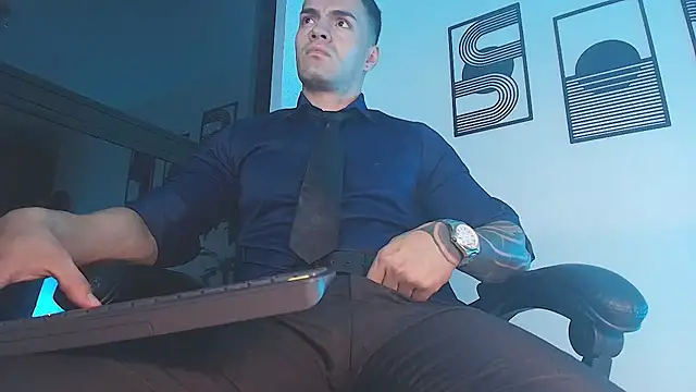 ALPHA_DOMINUS_ live cam on StripChat