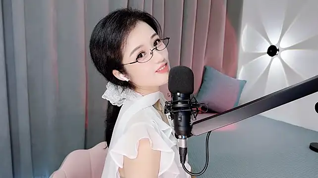 Momo-Wow live cam on StripChat