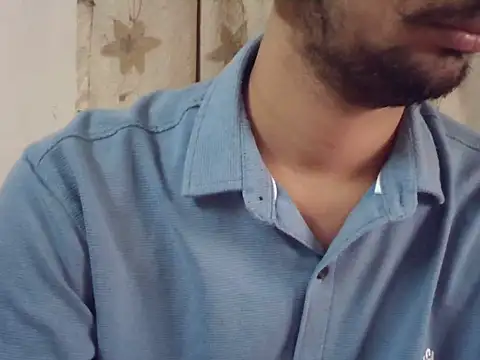 DaringDick69 live cam on StripChat