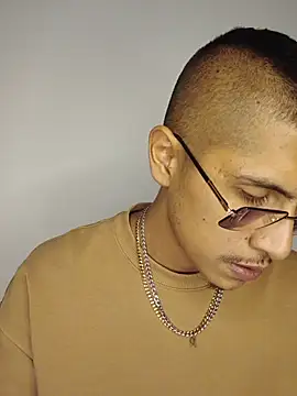 Hard_brown03 live cam on StripChat