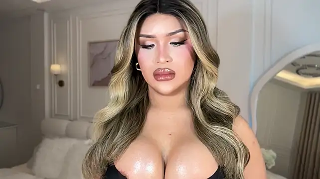 Your_Majesty_Tyra live cam on StripChat