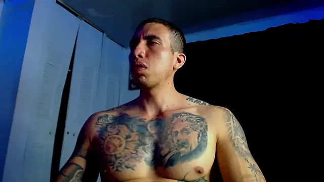 Adam_Hudsond live cam on StripChat